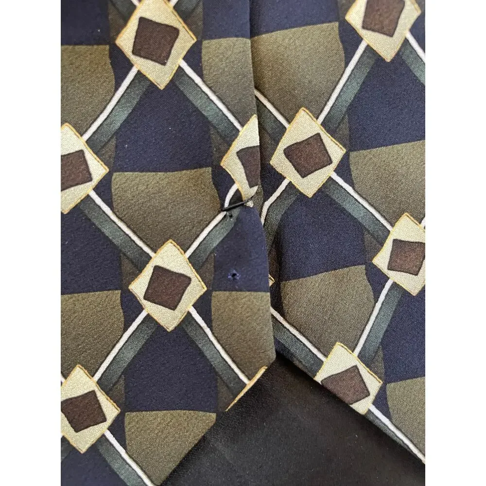 Studio Z Tie, All Silk, Hand Sewn - Flaw, see description and photos